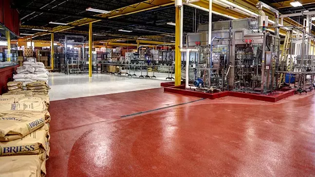 راهنمای انتخاب کفپوش‌های مناسب برای فضاهای صنعتی و تجاری