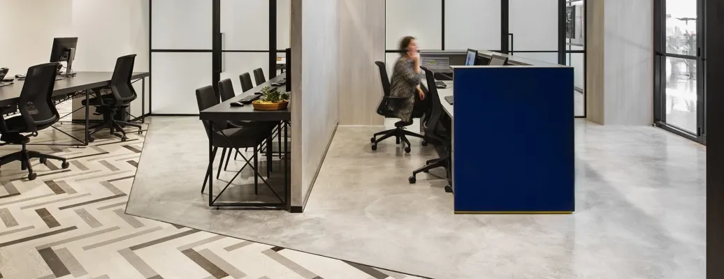 ترکیب میکروسمنت دفتر کار با متریالهای دیگر