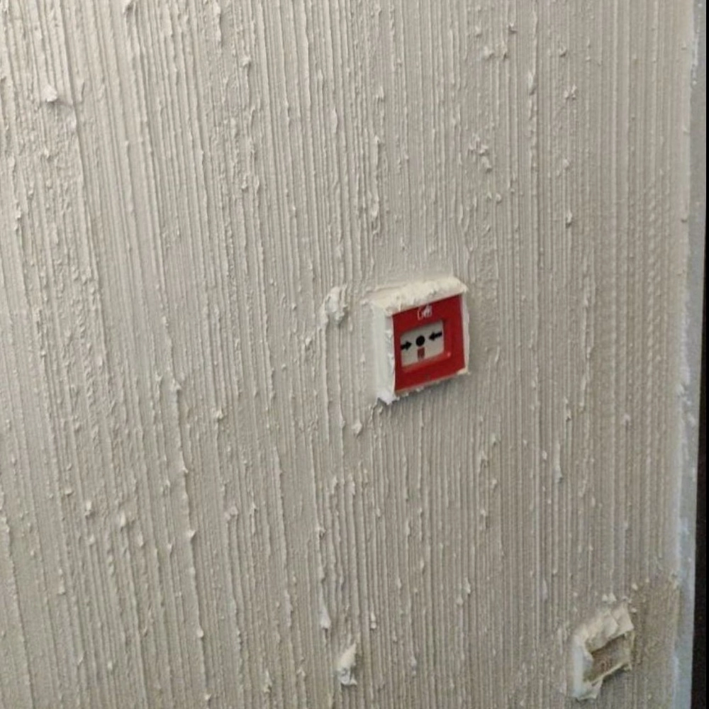 اجرای طرح بامبو روی دیوار با میکروسمنت