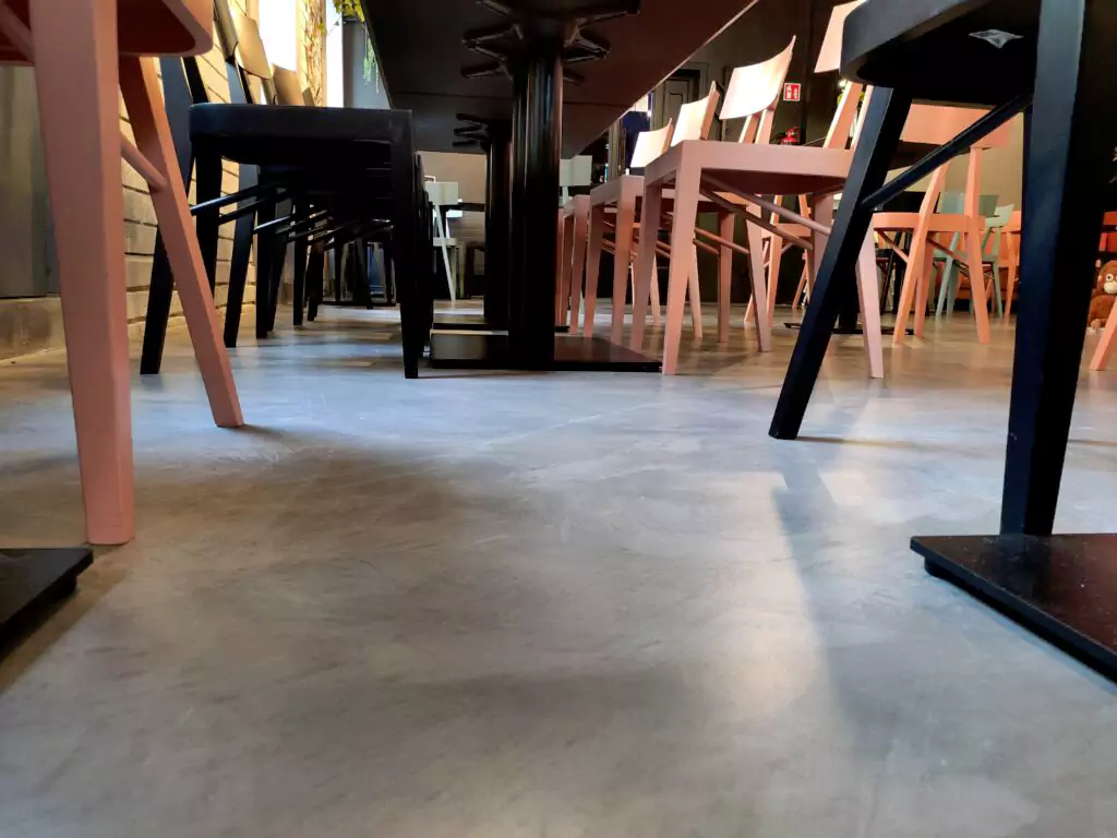 کفپوش میکروسمنت در رستوران