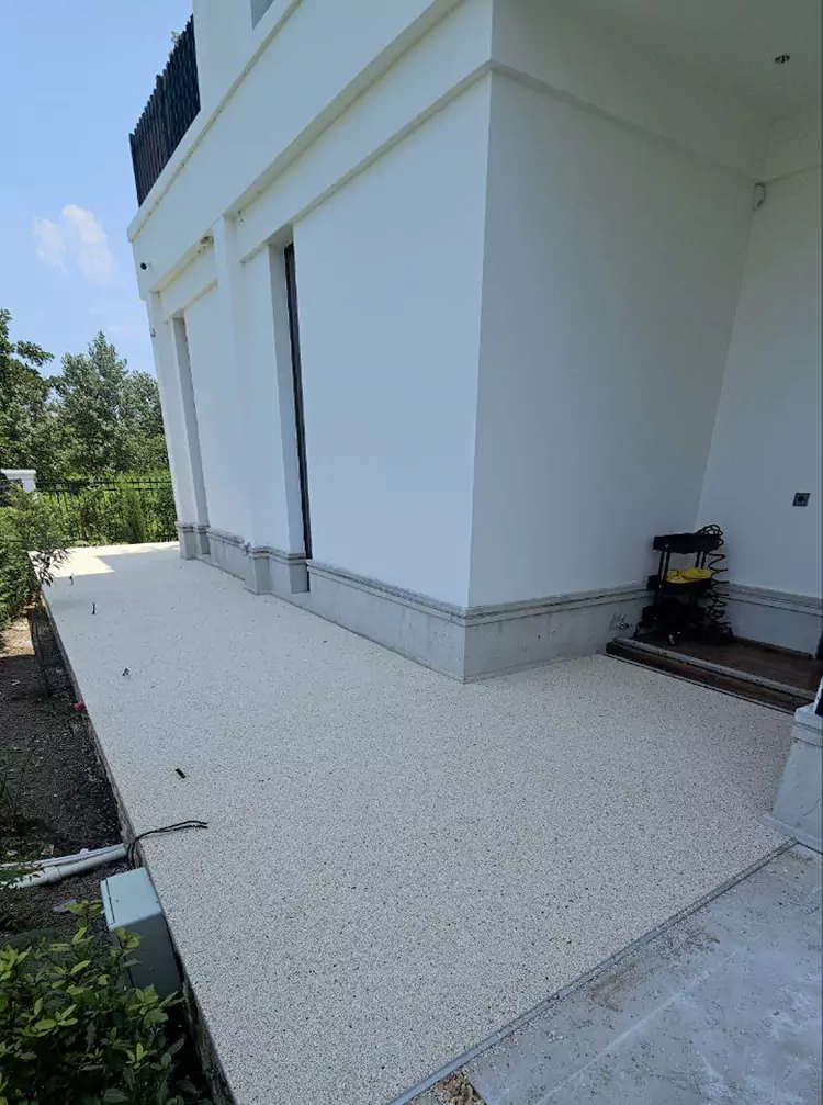 سطح اجرای دیپسی اطراف ساختمان ویلای رامسر