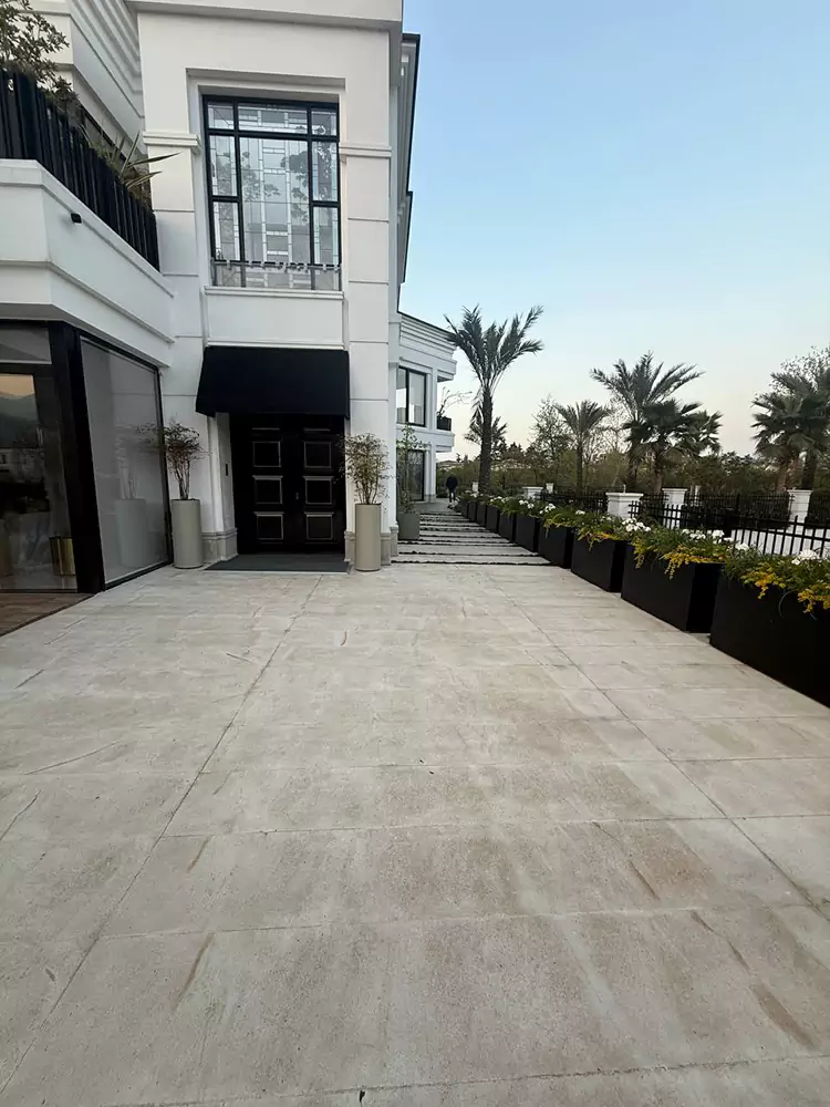 بخش دیگری از محوطه ویلای رامسر پیش از اجرای پوشش دیپسی